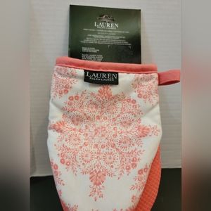 Lauren Ralph Lauren Set of Mini Mitts w/Silicon. In peach & white 5.5"×8" NWT